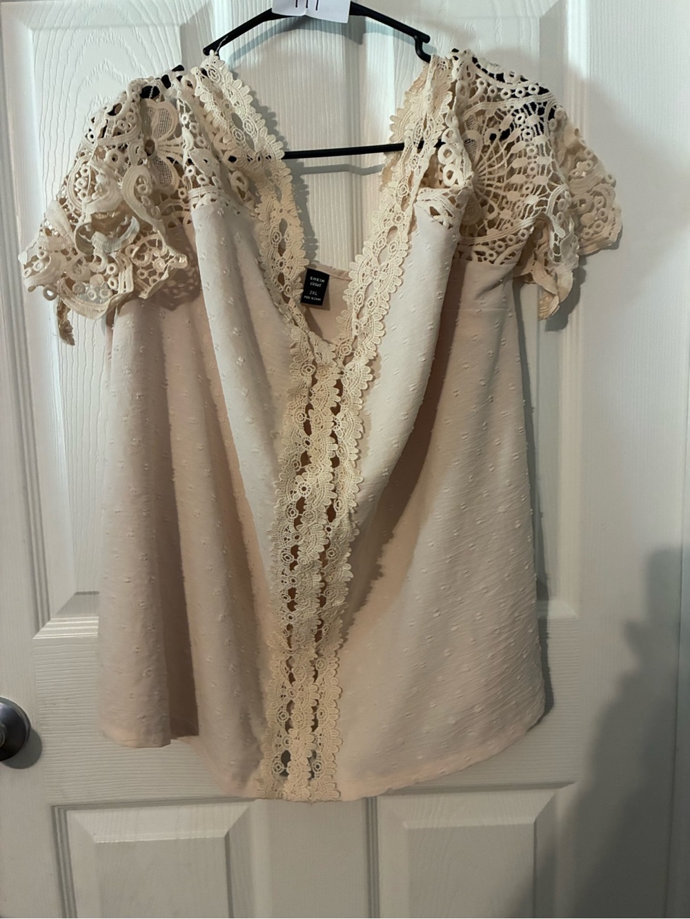 Lace Sleeve Blouse in Pink Size Medium Like New